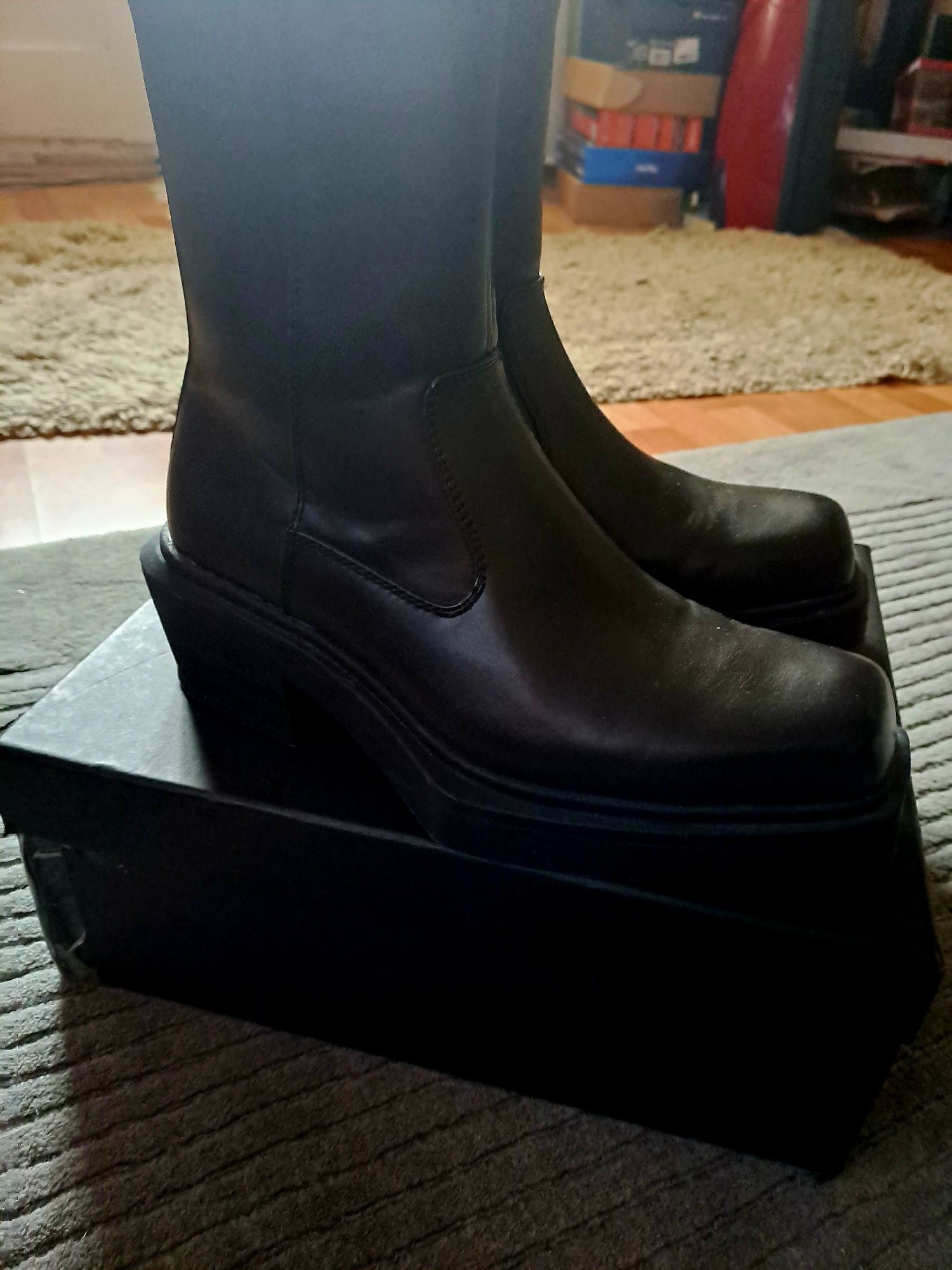 Ghete Bershka cu talpa volum 6 cm,model Rick Owens