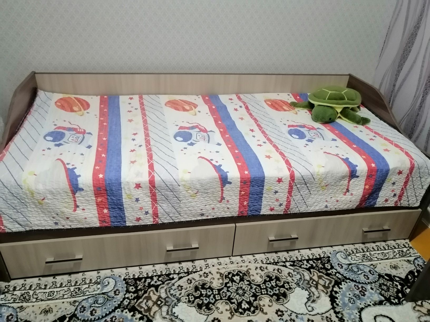 Кровать с ящиками + матрас
