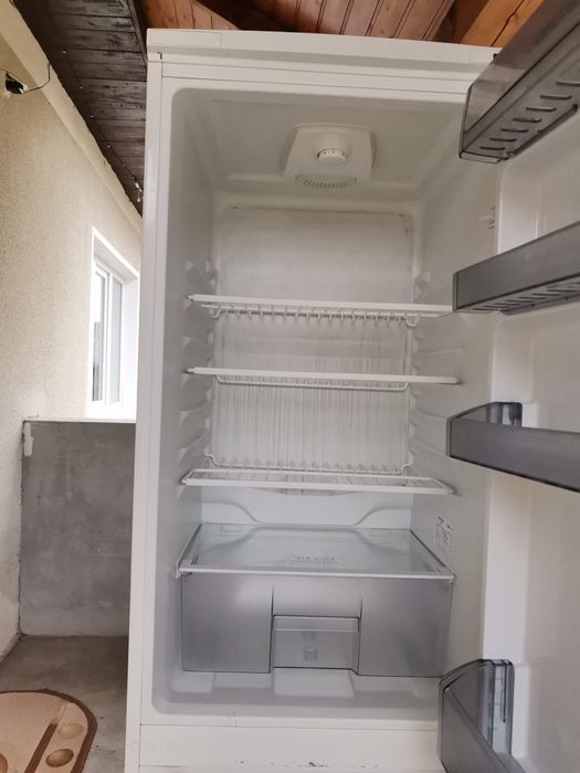 Frigider Artic cu congelator