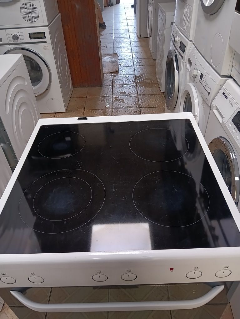 Свободно стояща печка с керамичен плот VOSS Electrolux 2годинигаранция