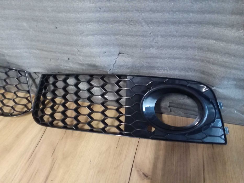 Set Grila grile proiector RS LOOK tip fagure Audi A4 B8 2007-2011