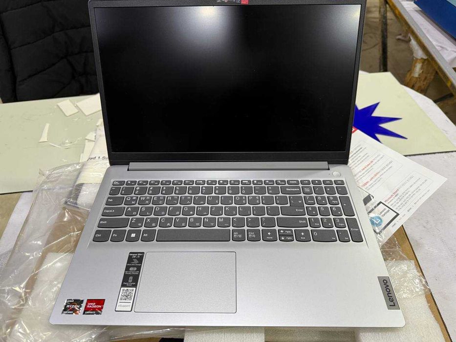 Продам ноутбук Lenova slim