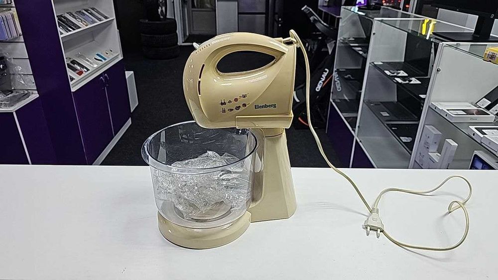 Elenberg MX-2601 — компактный и удобный кухонный миксер для дома.