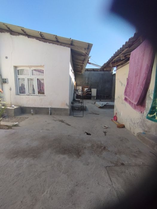 Бектемир ,центр 1.5 соту ховли 42.000