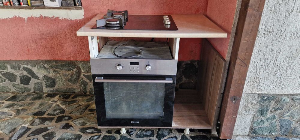 Фурна за вграждане с керамичен плот