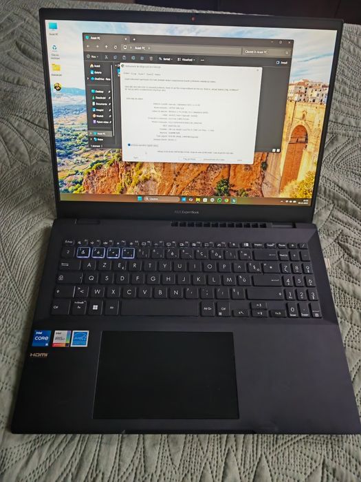 Asus ExpertBook 16" /  i5 1240P. Iris XE graphic. 512 ssd