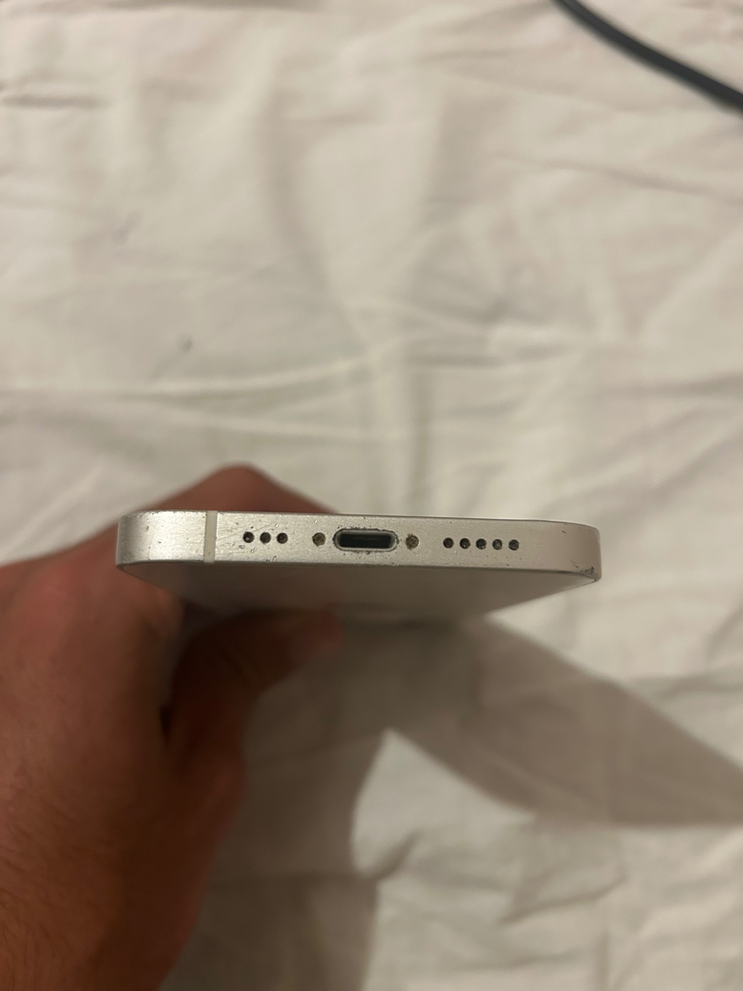 iPhone 12 запазен