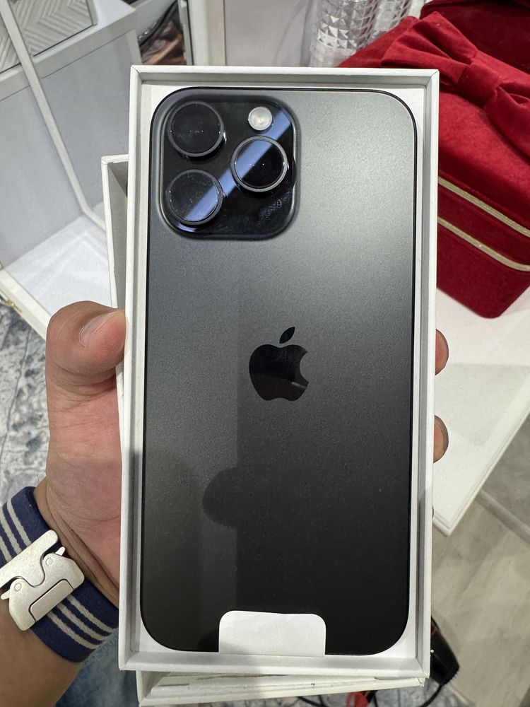 iphone 16 pro max  256 yengi