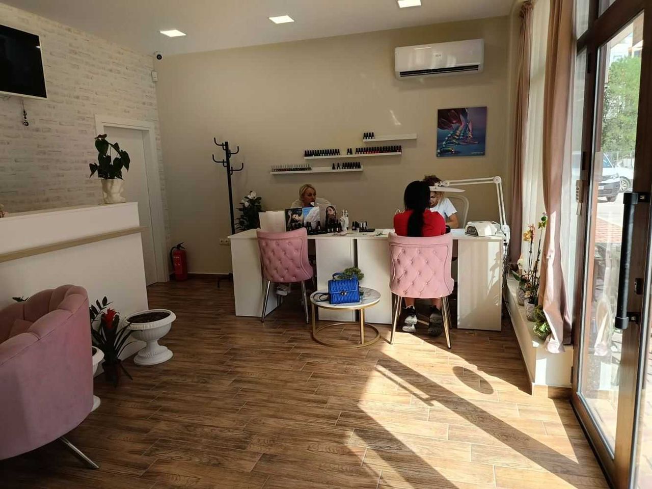 Продава се Магазин в Пловдив, Тракия - 69 кв.м за 3580 €/кв.м - Снимка #12