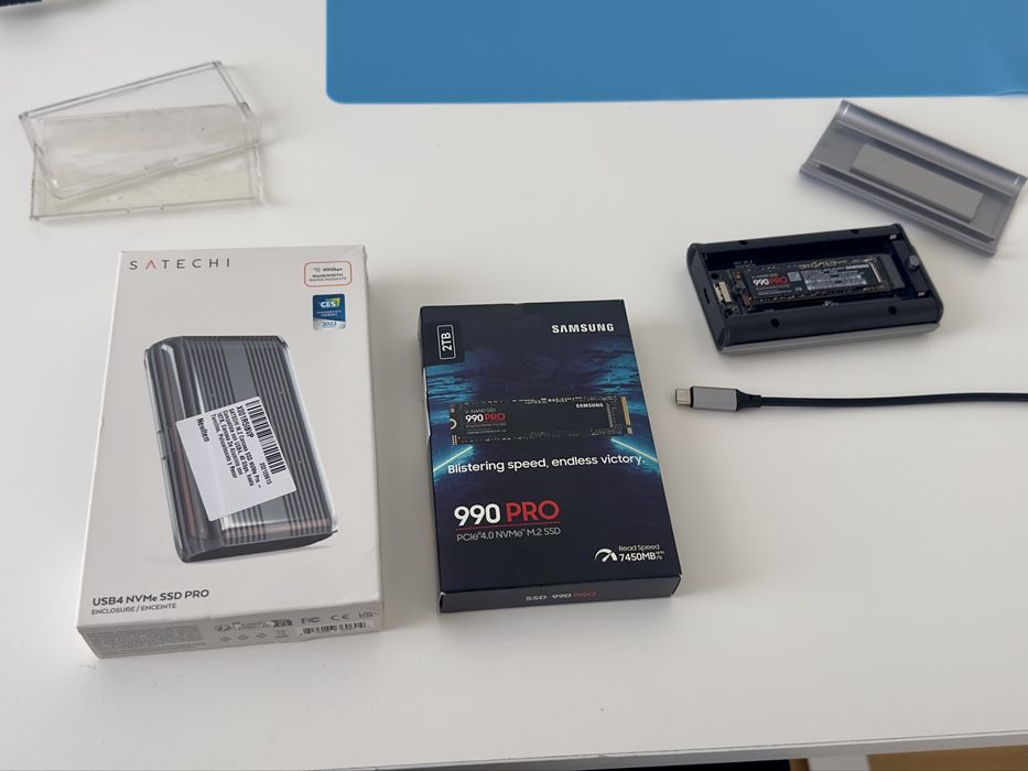 SSD Portabil USB 4 Rapid NVMe / Samsung 990 pro + Satechi enclosure