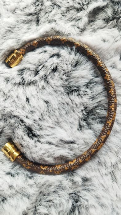 Brățări LV cu magnet