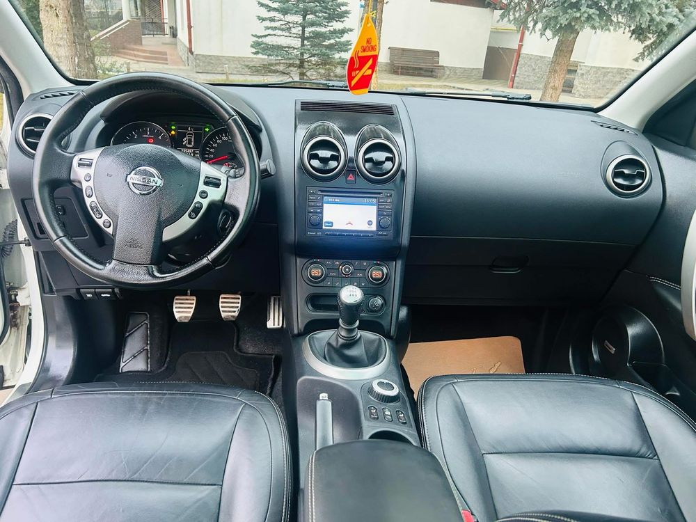 Nissan Qashqai+2-(7 locuri)-4x4-model Texna Fulll-Impecabil