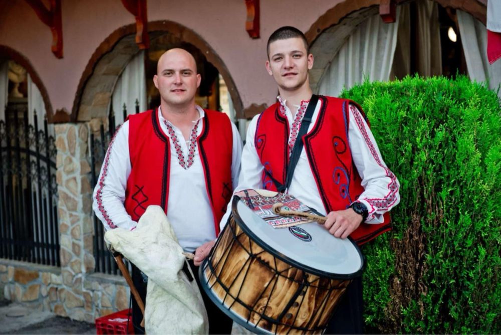 Оркестър за извеждане на Булка ,кум,младоженец ,частни партита