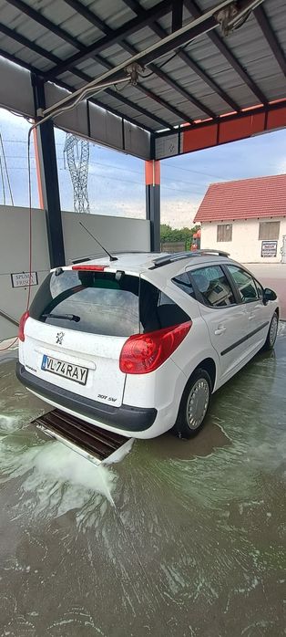 Vând Peugeot 207 SW