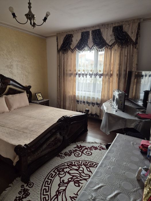 Vând casa în craiova