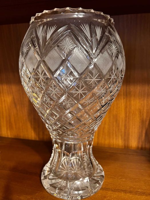 Продам хрустальные вазы и конфетницы