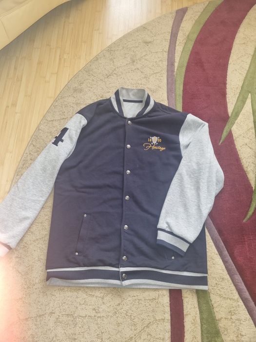 Vând hanorac bărbați