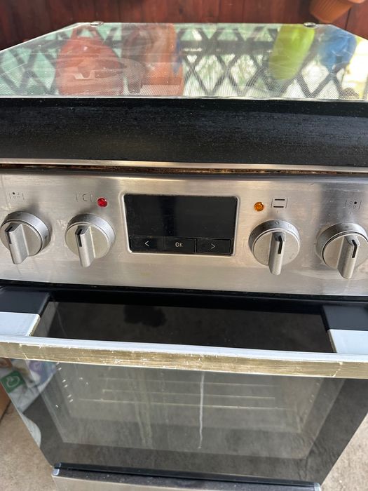 Vând Aragaz Hansa inox / display electric stare perfectă