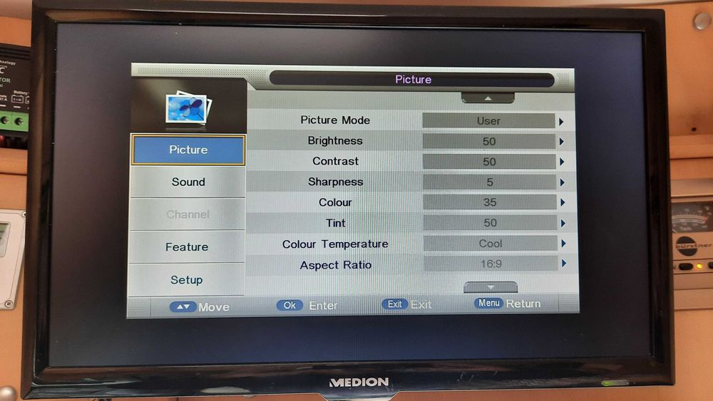 LED телевизор MEDION 12V