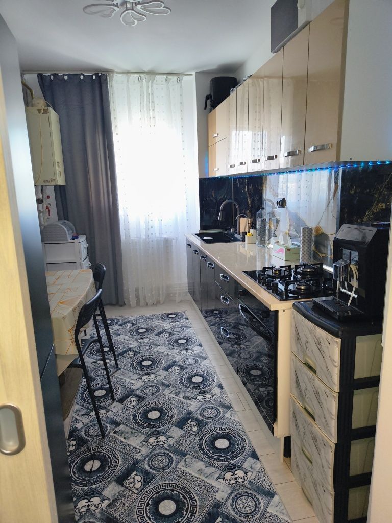 Apartament 3 camere zona 1
