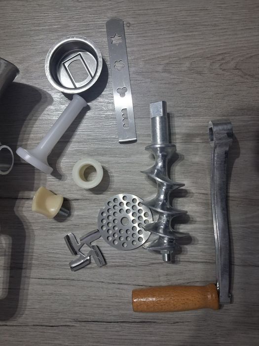 Машинка за месо и печива