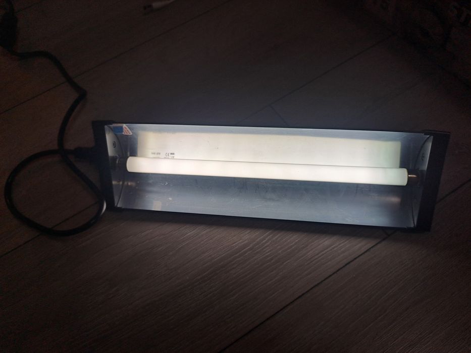 Lampa UVB pentru iluminare terariu