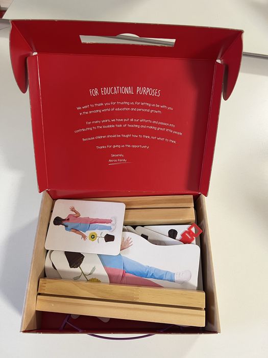 Joc educativ Aktos - Descopera dreaota si stanga