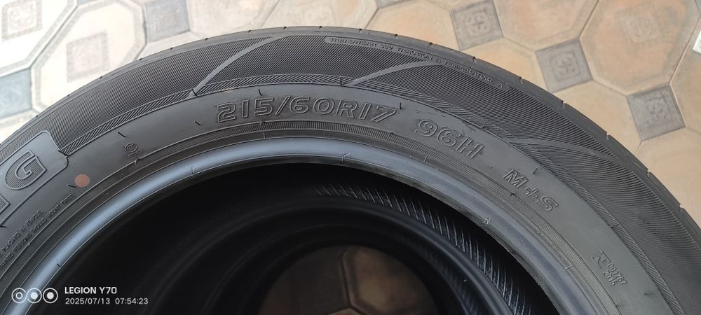 Шины 215/60 /17 от автомобиля BYD YuanUp в среднем состоянии.