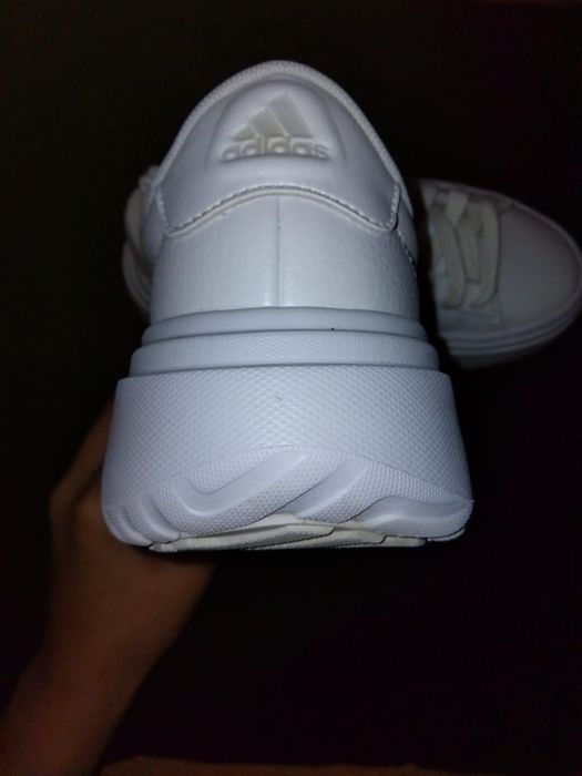 Vând adidași originali Adidas