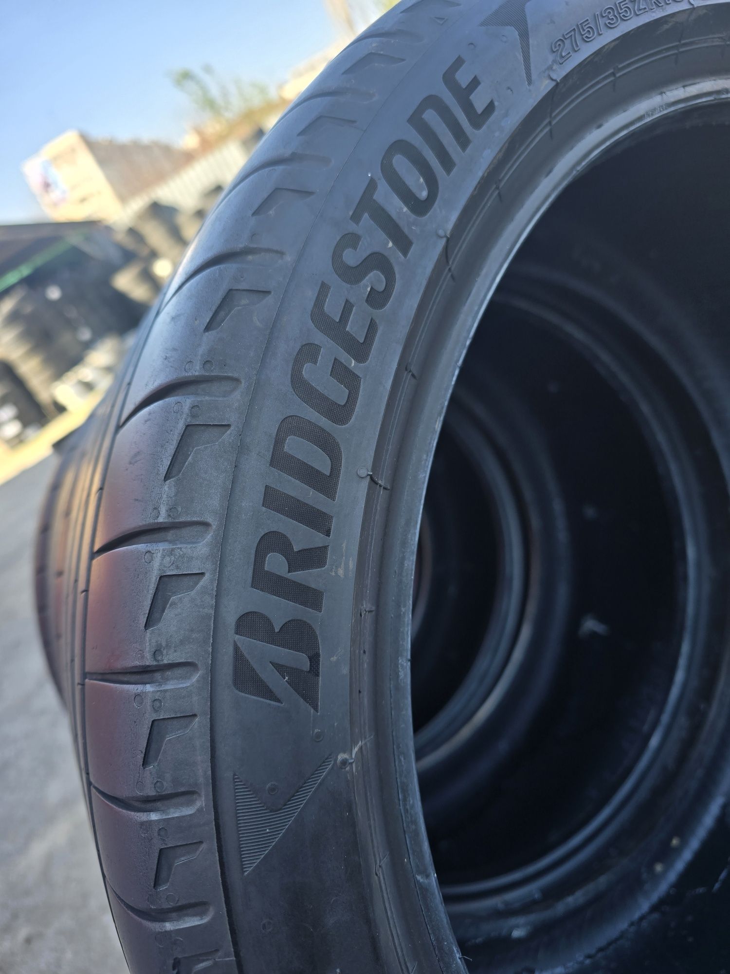 Летни гуми 245 40 19 и 275 35 19 спорт пакет Bridgestone