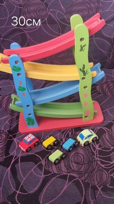 Дървена играчка колички