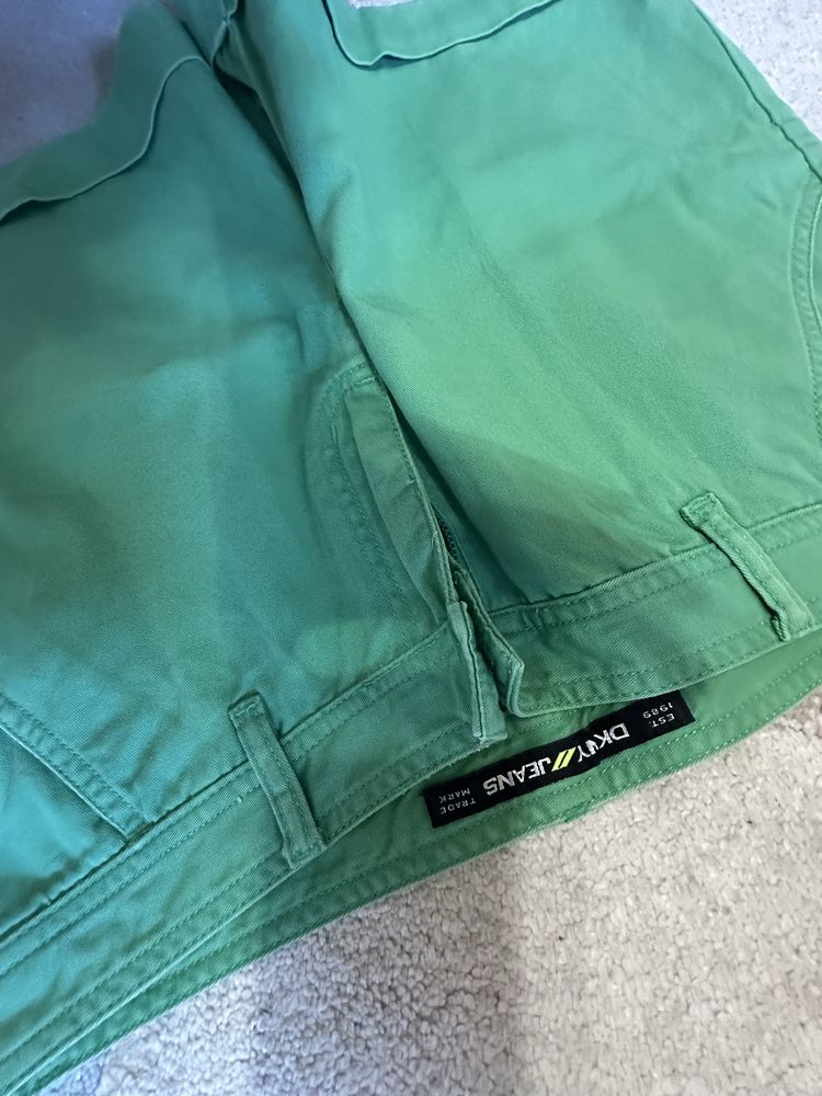 Оригинални къси панталонки DKNY