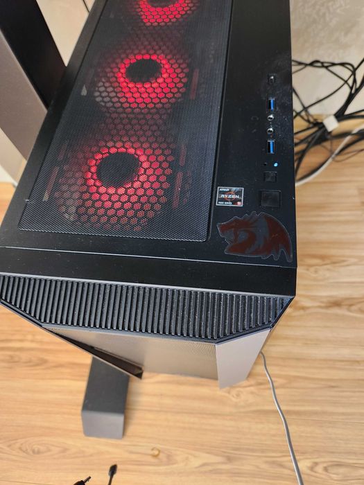 PC Gaming Ryzen 5 7600X cu placă video GIGABYTE GeForce RTX 4070