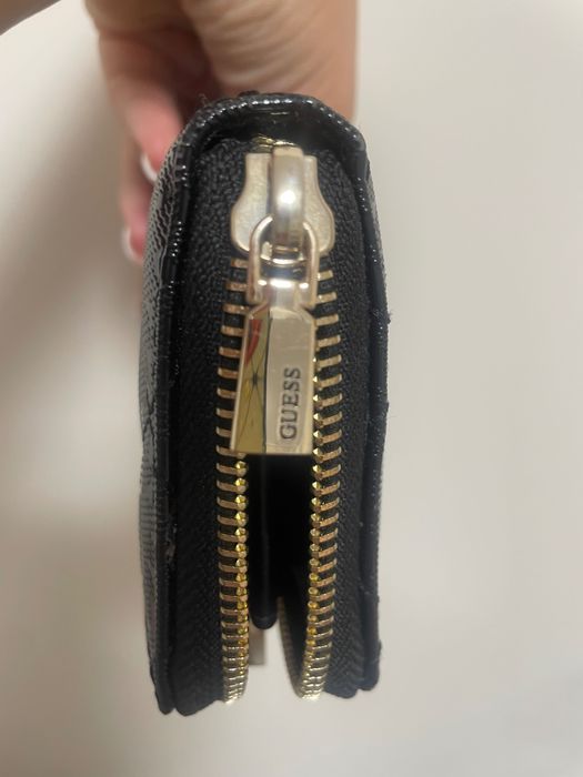 Черен портфейл Guess като нов
