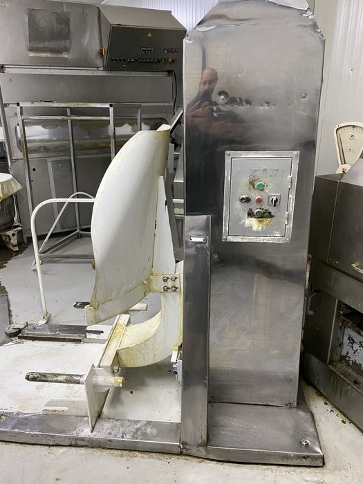 Тестомесачка и повдигач перт роберт