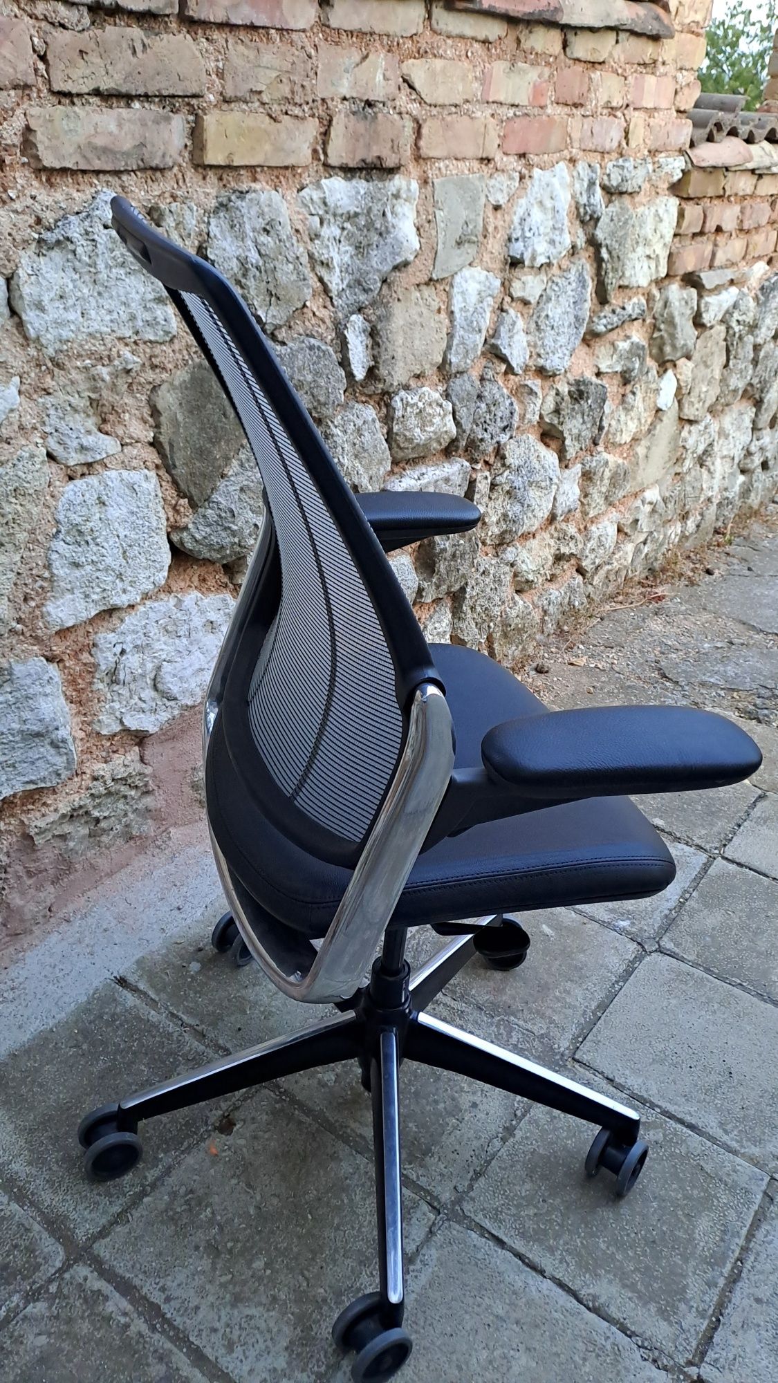 Офис стол Humanscale Different Smart