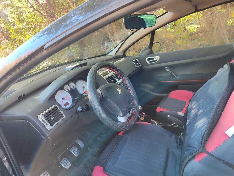 Продавам личния си автомобил - Peugeot 307 CC