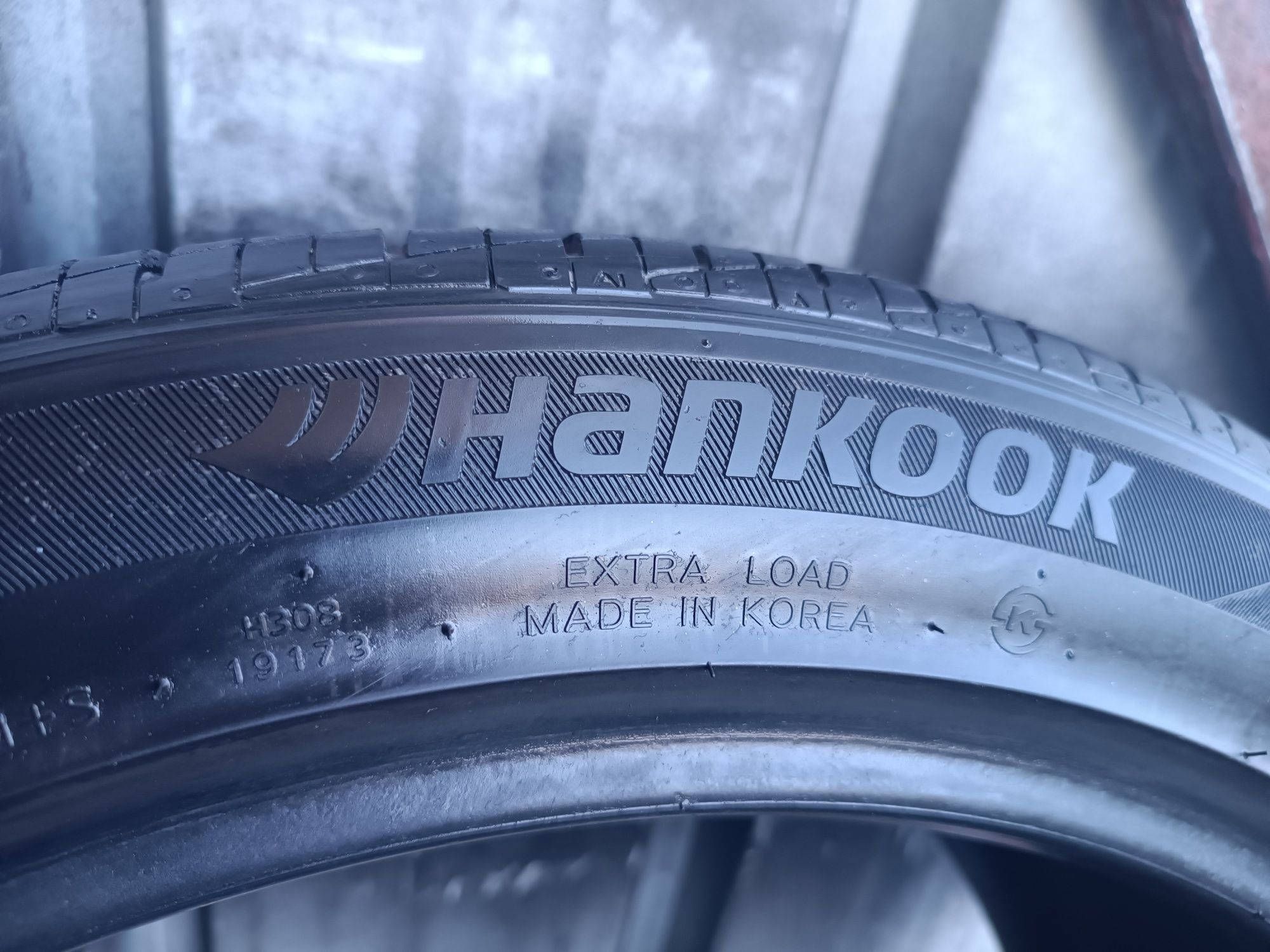 225/45/18 Hankook