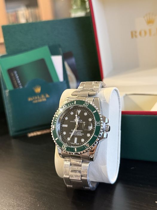 Rolex Submariner Date cu bezel verde – 40mm, Automatic
