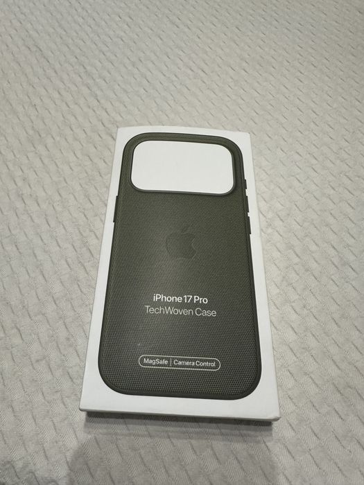 Оригинален калъф за iPhone 17 pro tech woven зелен