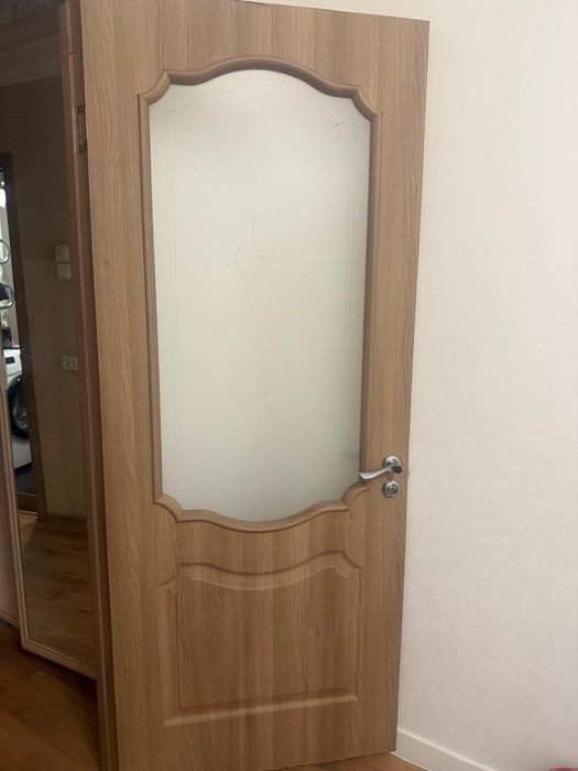 Продам 4 межкомнатные двери с замками