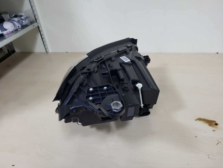 Ляв фар Mercedes W213 E LED lqv far farove мерцедес 213