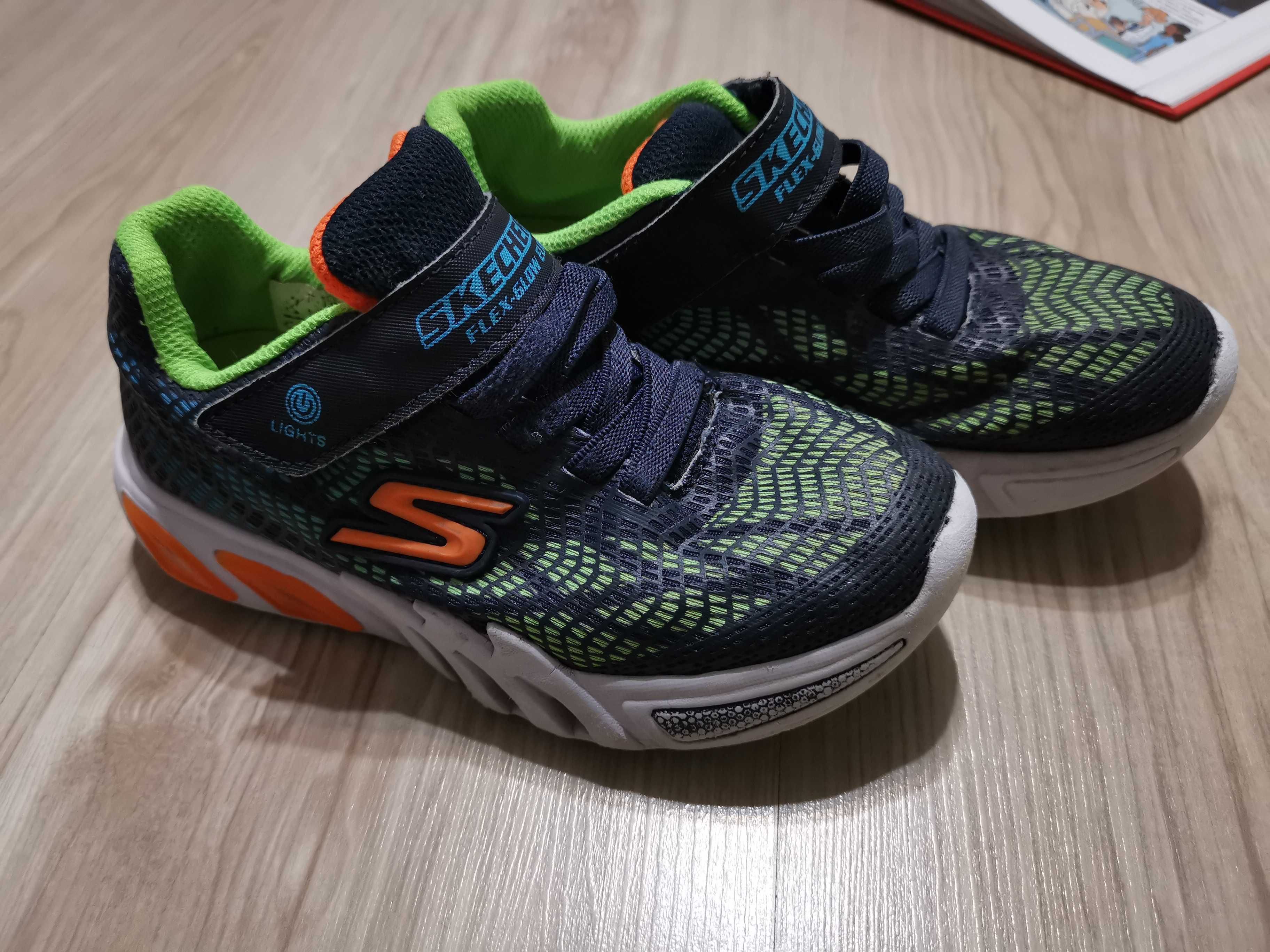 Adidași Skechers 32