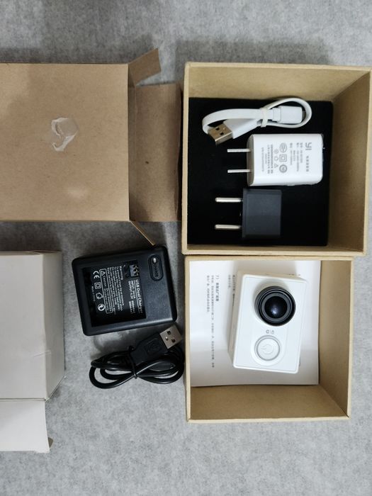 Продам экшн камеру Xiaomi