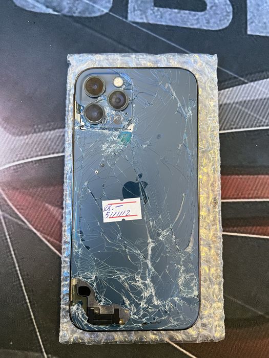 Iphone 12 pro zapchastga boladi