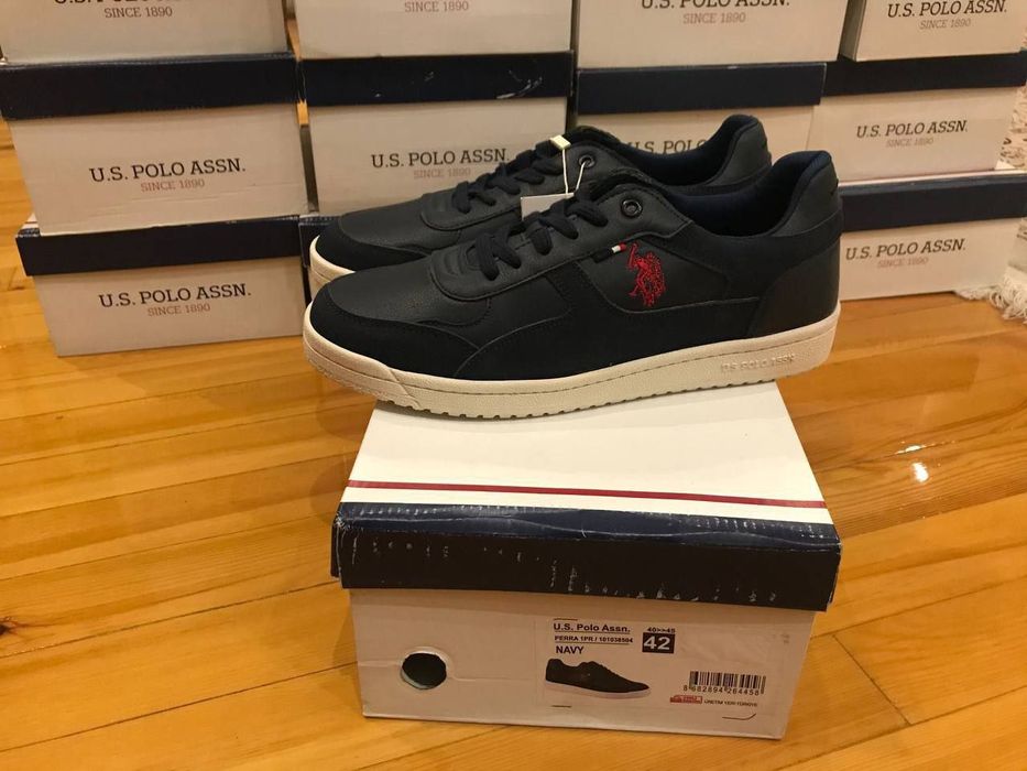 Кроссовки для мужчин