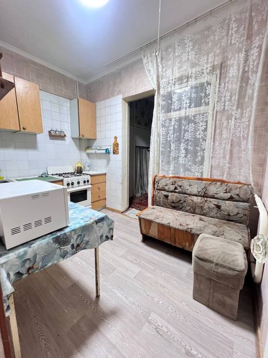 Срочно продаётся 2-х комн квартира в Куйлюк массив-4, 2/2/4