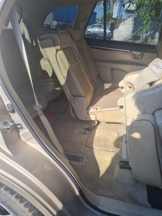 Hyundai Santa Fe 4x4 cu 7 locuri