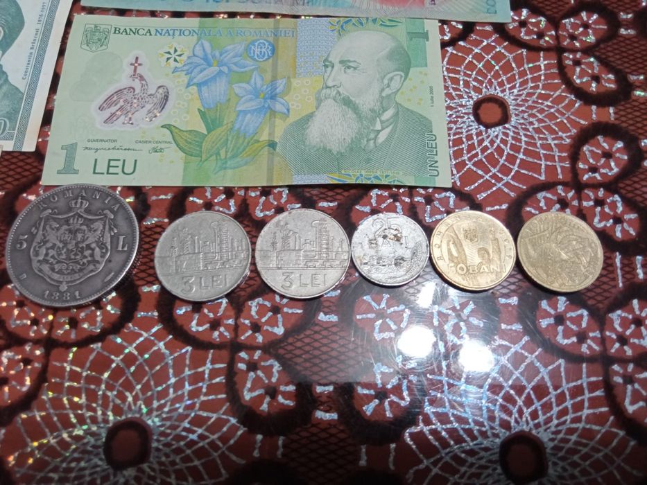 Vând colectie bancnote și monede vechi