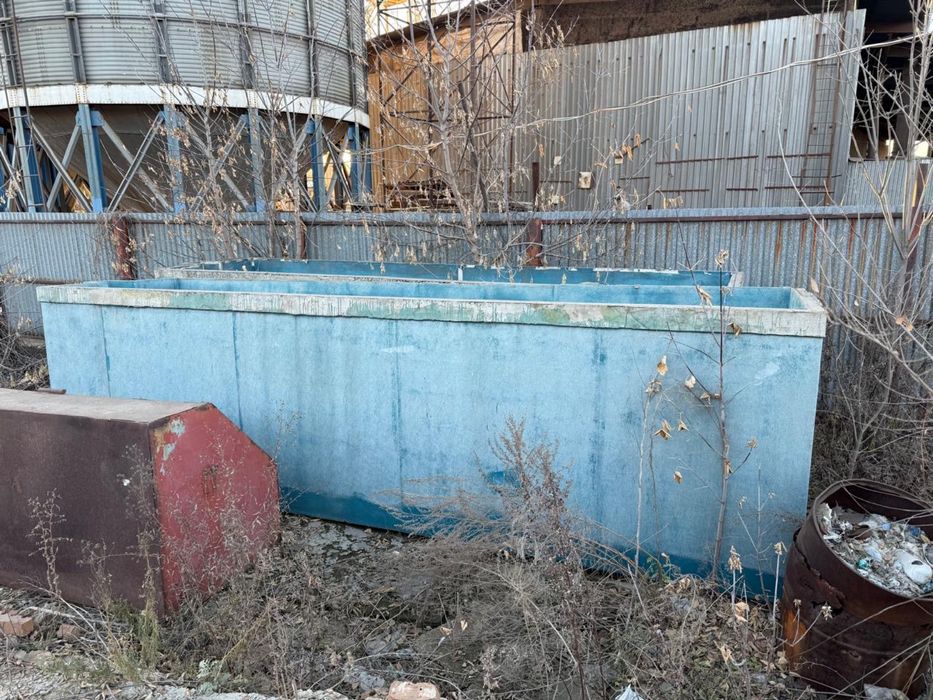 Продам емкость , ванна! 2 штуки